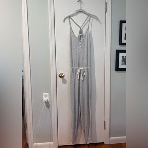 Abercrombie Grey and White Lounge Jumpsuit Size Medium